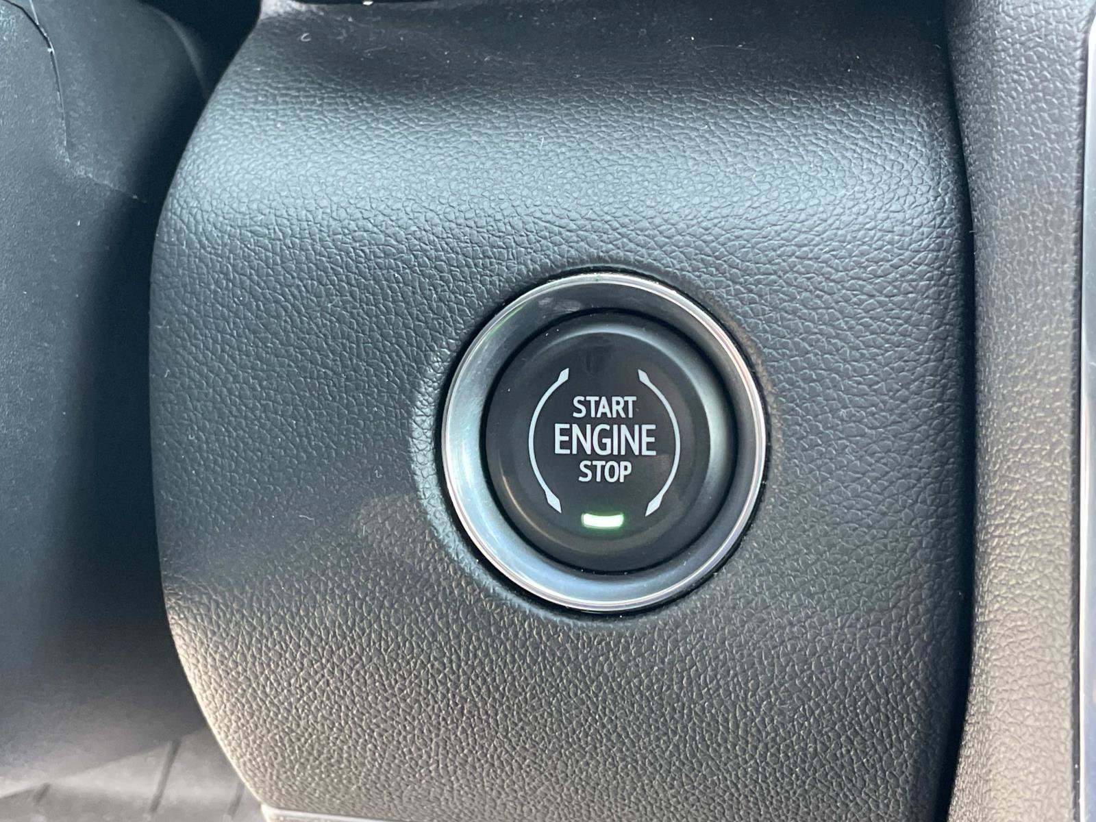 Used 2025 GMC Acadia Elevation w/ Elevation Premium Package image 17