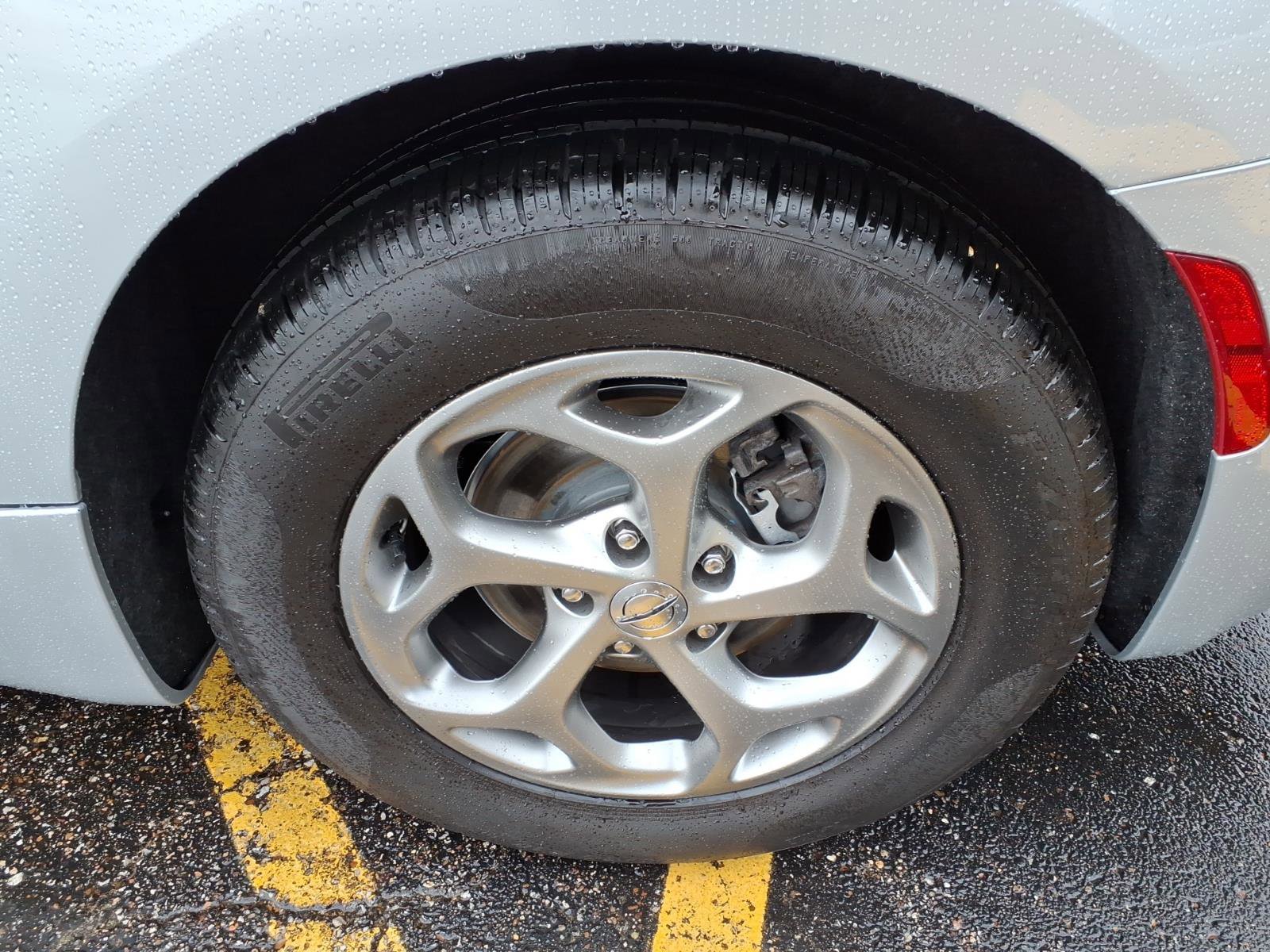 Used 2024 Chrysler Pacifica Limited image 14