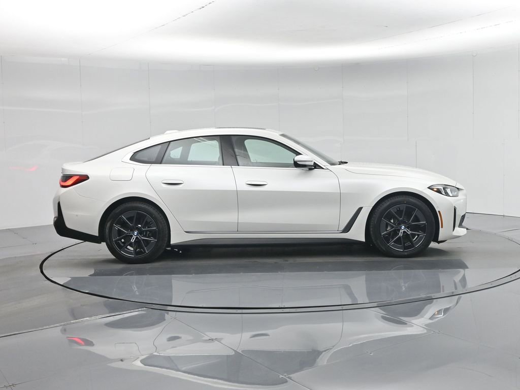 Used 2025 BMW i4 eDrive40 image 31