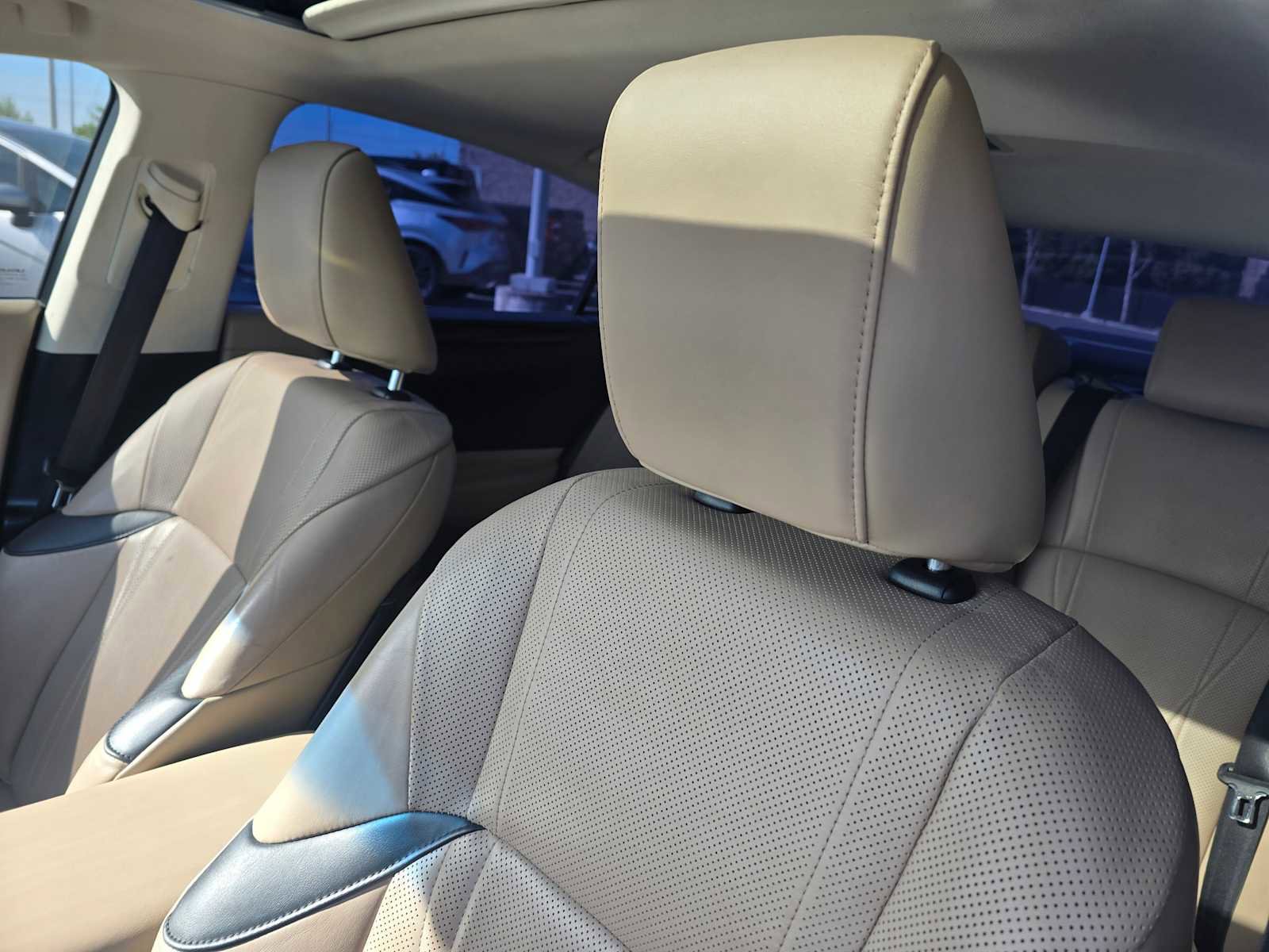 Used 2019 Lexus ES 300h image 25