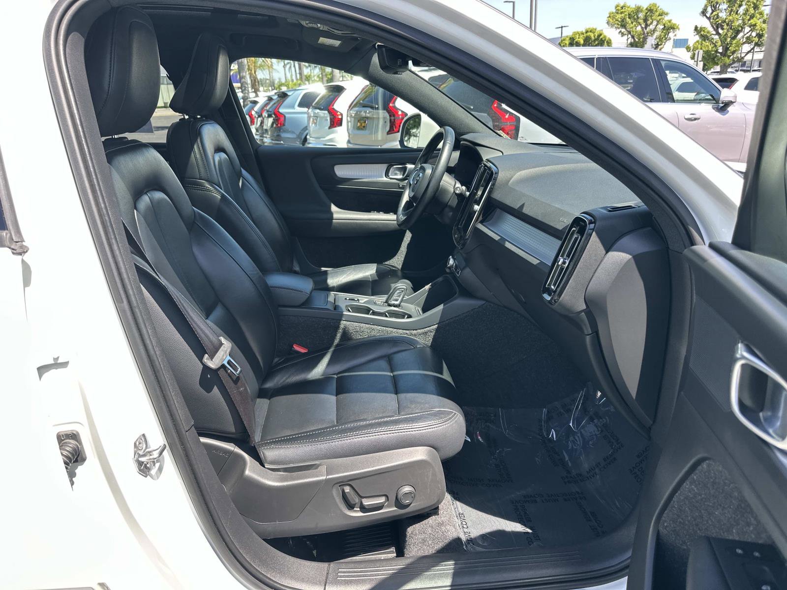 Used 2019 Volvo XC40 T5 Momentum AWD/4WD image 27