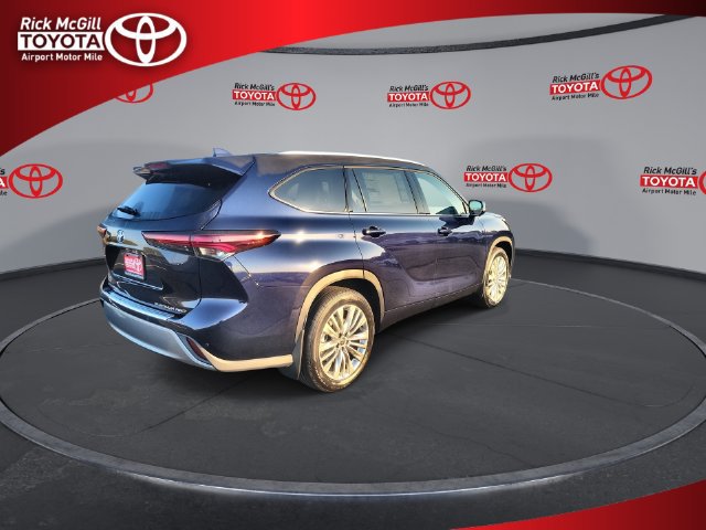 New 2026 Toyota Highlander Platinum AWD/4WD image 8