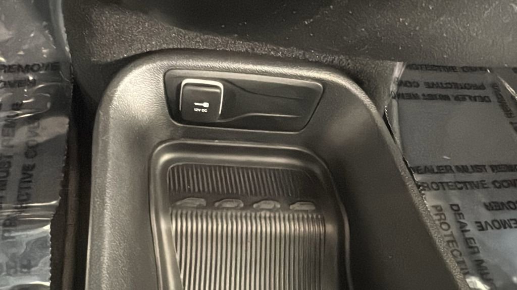 Used 2025 Chrysler Pacifica Select FWD image 31