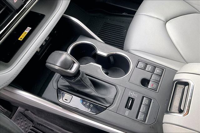 Used 2023 Toyota Highlander XLE image 20