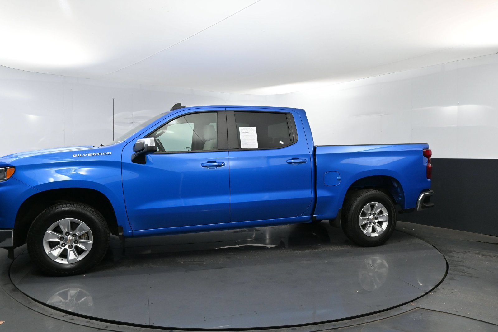 Used 2025 Chevrolet Silverado 1500 LT AWD/4WD image 21