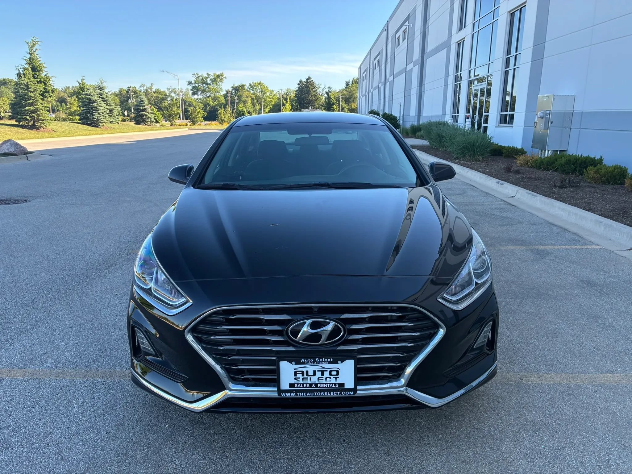 Used 2018 Hyundai Sonata SE FWD image 2