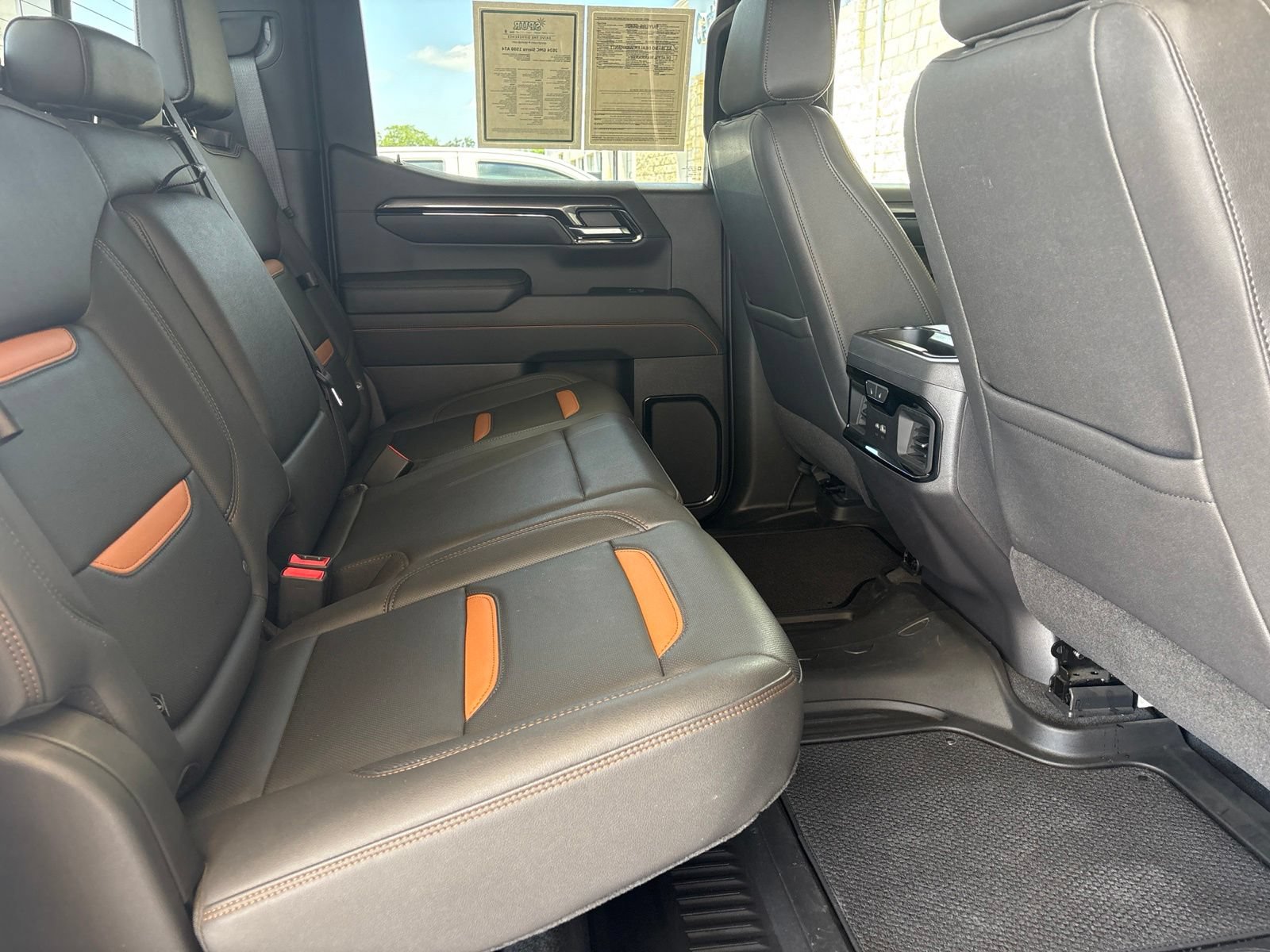 Used 2024 GMC Sierra 1500 AT4 w/ Technology Package AWD/4WD image 18