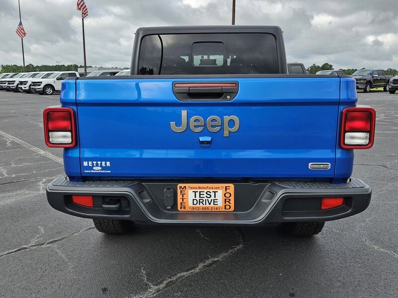 Used 2023 Jeep Gladiator Overland AWD/4WD image 9