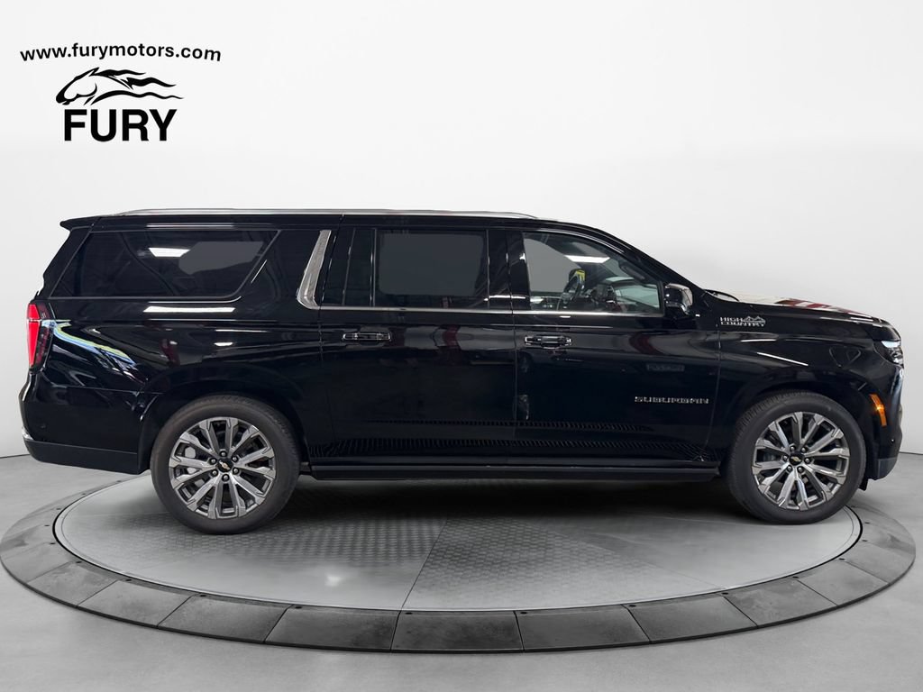 Used 2025 Chevrolet Suburban High Country AWD/4WD image 2