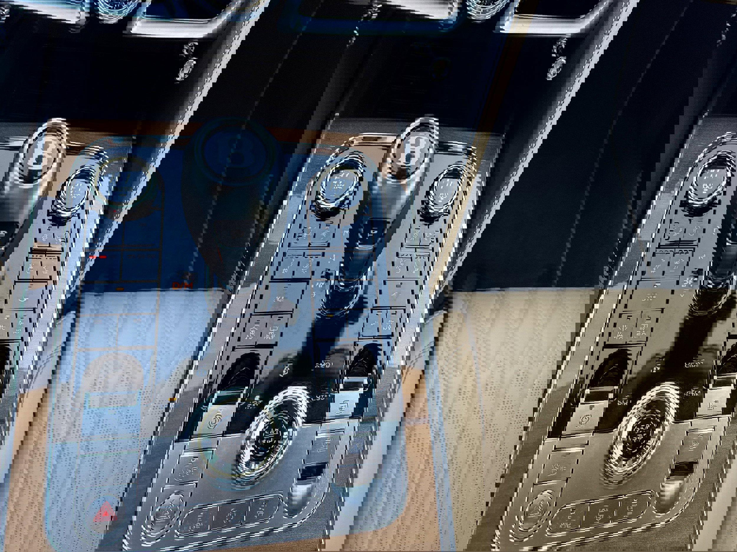 New 2026 Bentley Flying Spur Plug-In Hybrid image 17