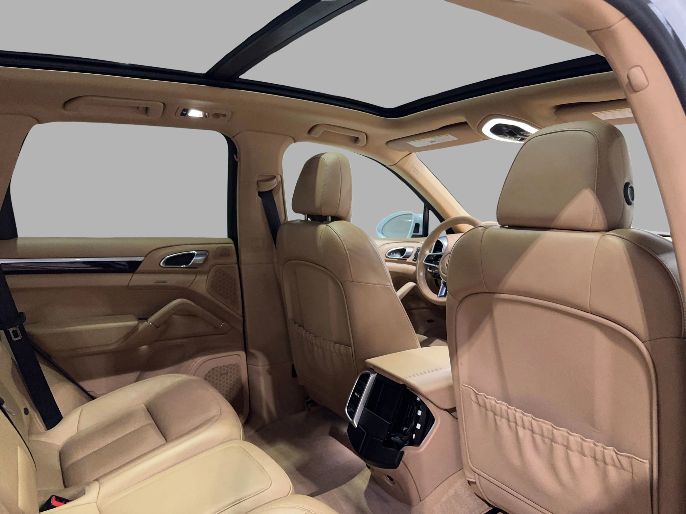 Used 2015 Porsche Cayenne S w/ Premium Package image 25