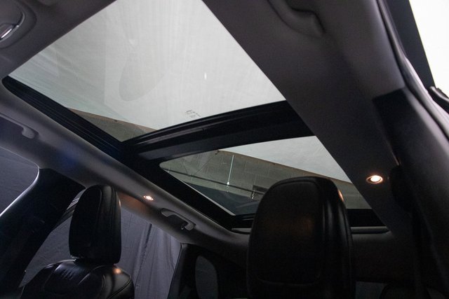 Used 2020 Jeep Cherokee Limited image 27