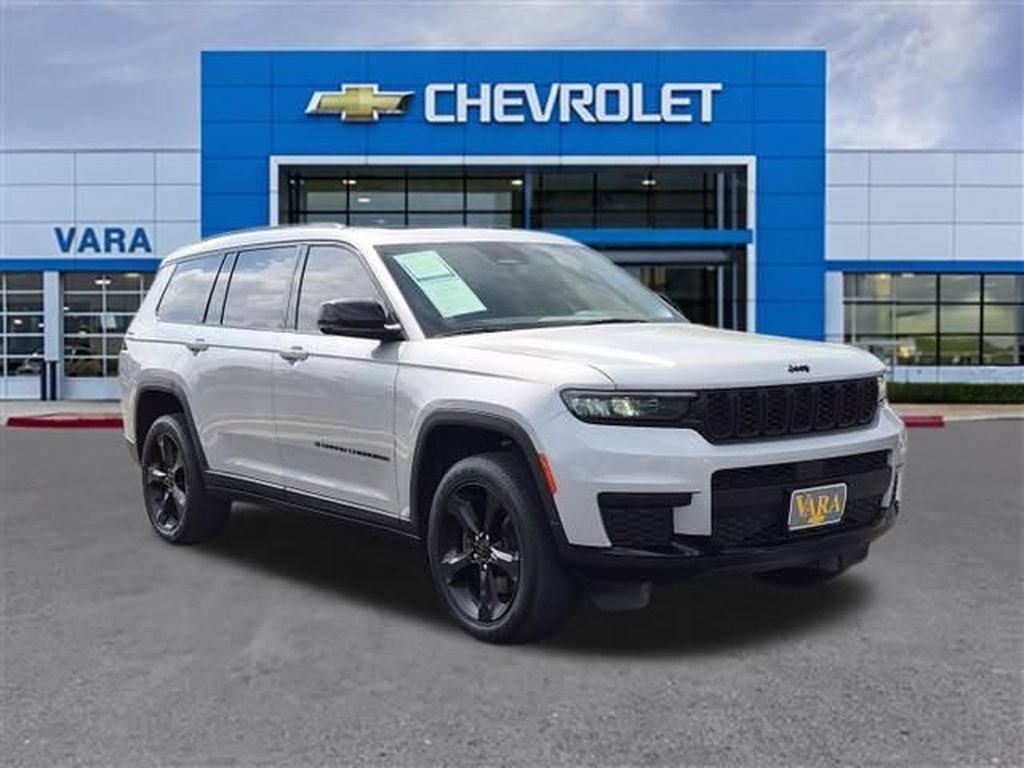 Used 2024 Jeep Grand Cherokee L Altitude RWD image 7