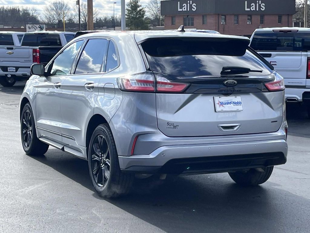 Used 2022 Ford Edge SE w/ Black Appearance Package image 5