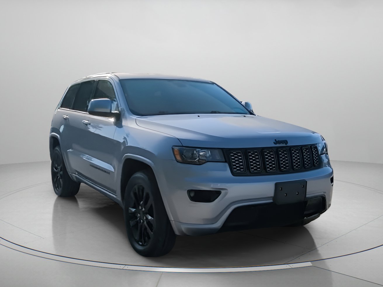 Used 2021 Jeep Grand Cherokee Laredo X image 3