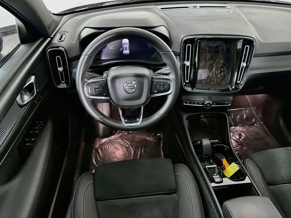 Used 2023 Volvo XC40 B5 Plus AWD/4WD image 10