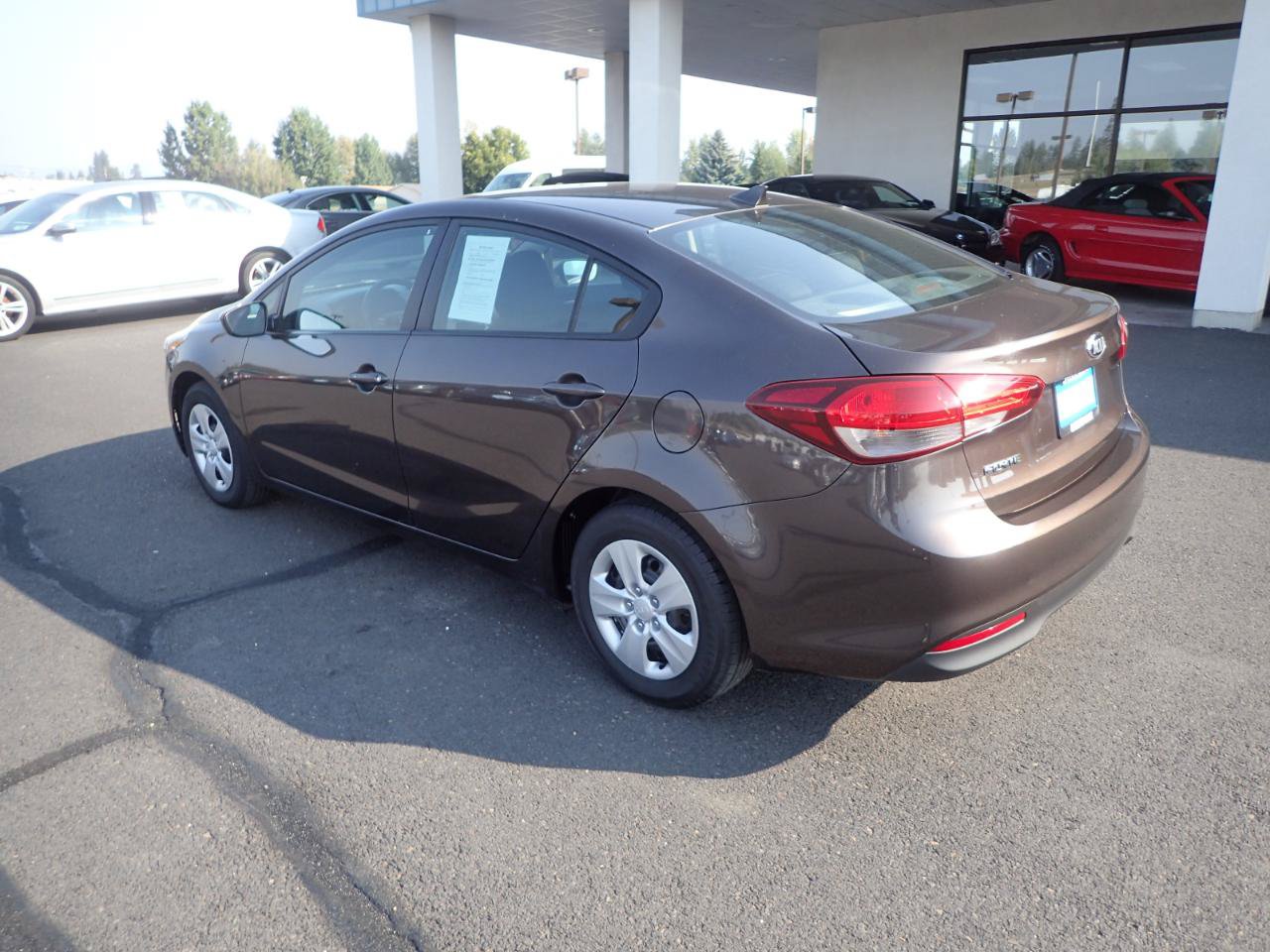 Used 2018 Kia Forte LX FWD image 3