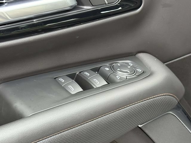 Certified 2025 Chevrolet Tahoe High Country AWD/4WD image 10