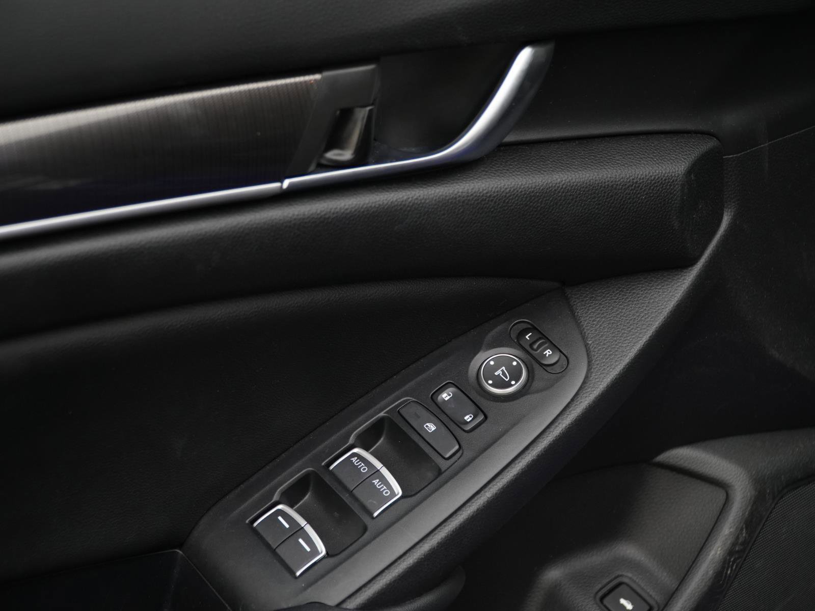 Used 2022 Honda Accord Sport image 11