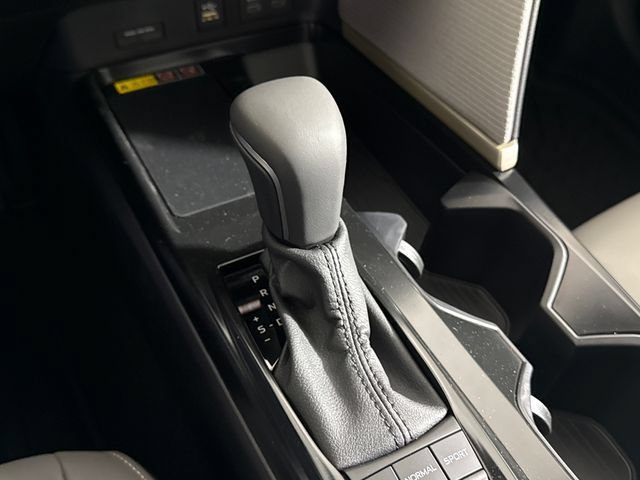 New 2026 Toyota Camry Hybrid FWD image 29