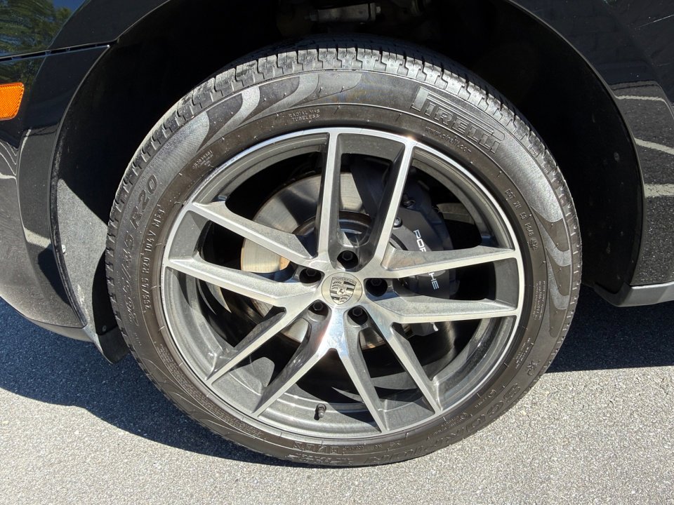 Certified 2024 Porsche Macan AWD/4WD image 11