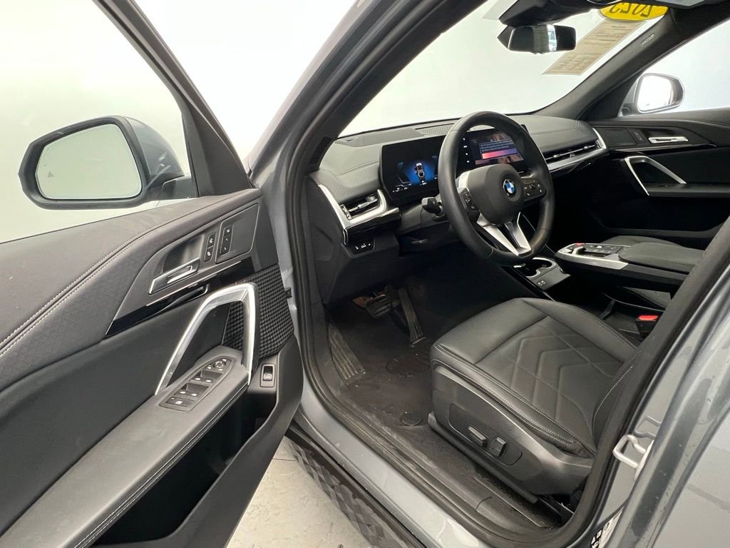 Certified 2025 BMW X2 xDrive28i image 21