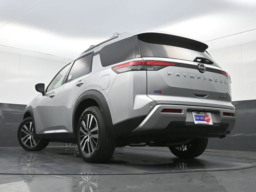Used 2023 Nissan Pathfinder Platinum image 36