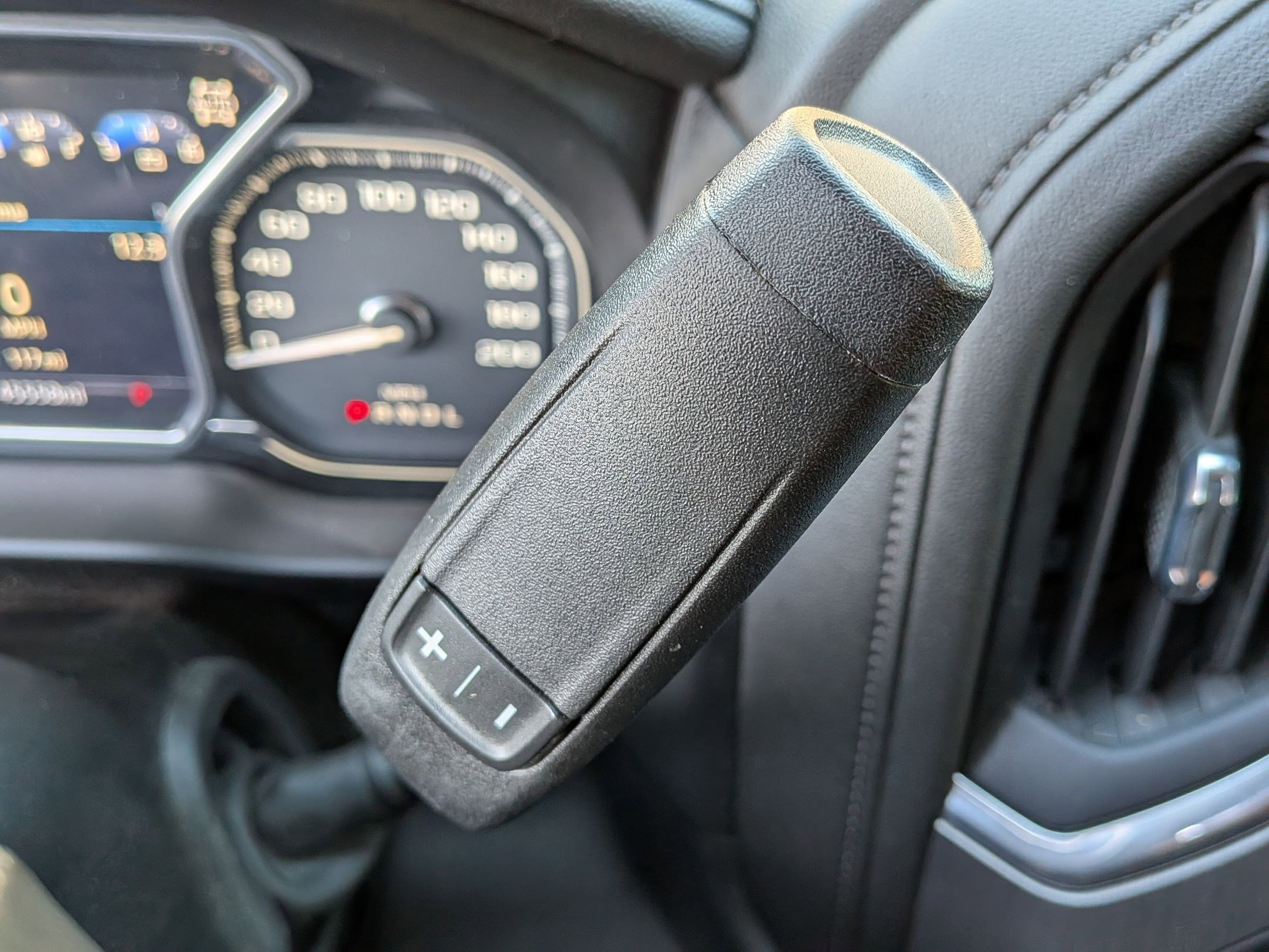 Used 2023 GMC Sierra 2500 Denali w/ Denali Black Diamond Edition image 29