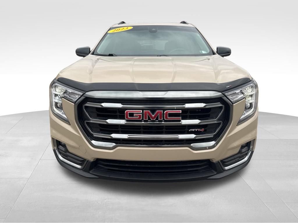 Used 2023 GMC Terrain AT4 AWD/4WD image 5