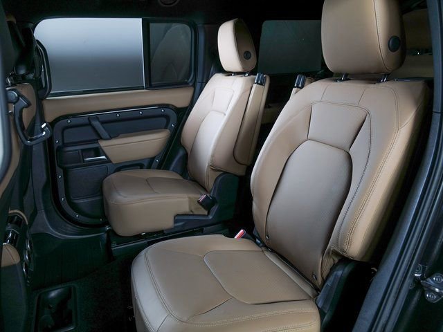 New 2026 Land Rover Defender 130 X-Dynamic SE AWD/4WD image 5