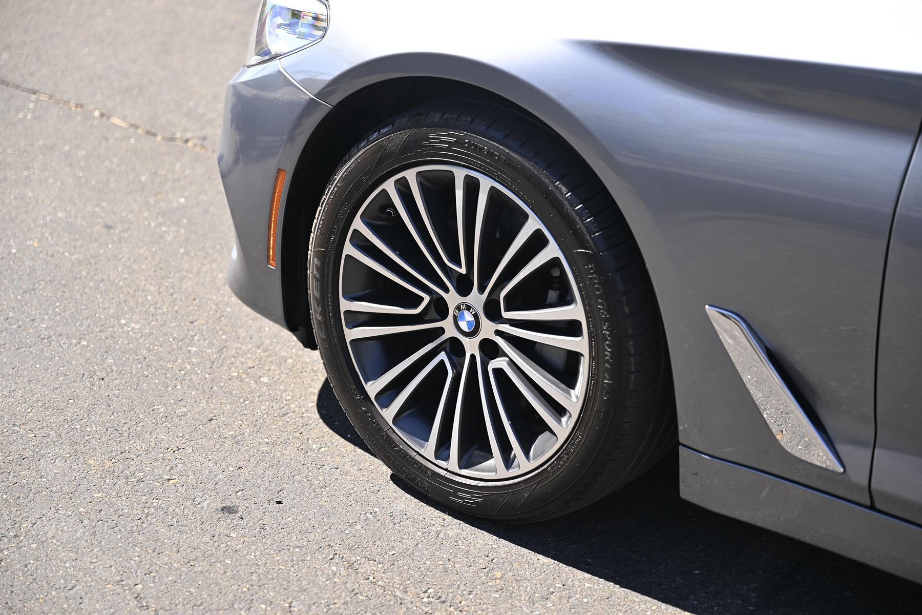 Used 2018 BMW 530i RWD image 9