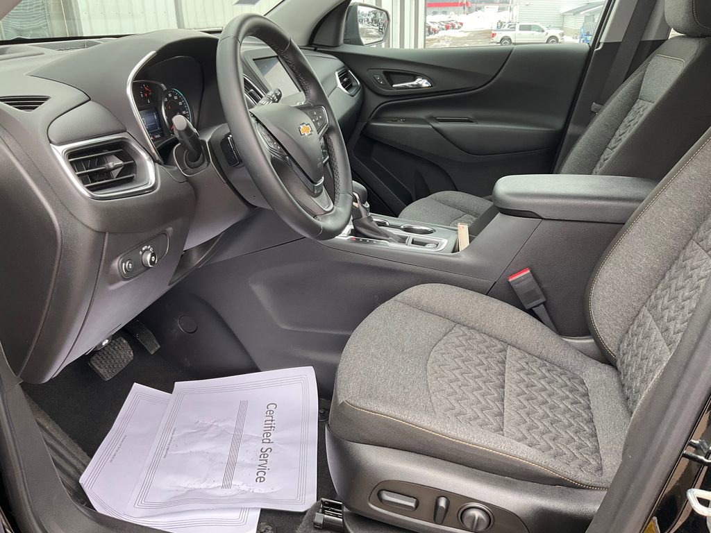 Used 2024 Chevrolet Equinox LT image 2
