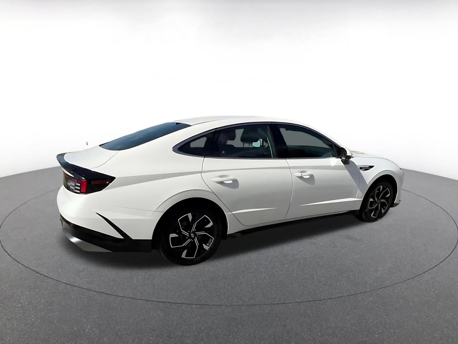 Used 2025 Hyundai Sonata SEL FWD image 14