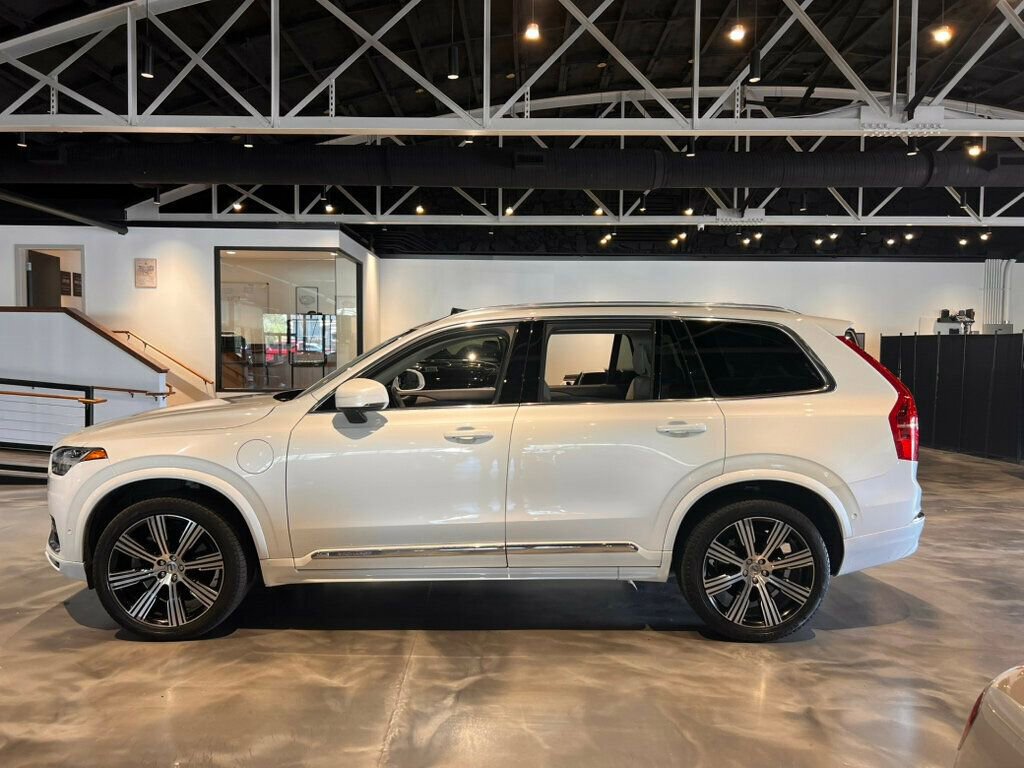 Used 2023 Volvo XC90 T8 Plus image 2