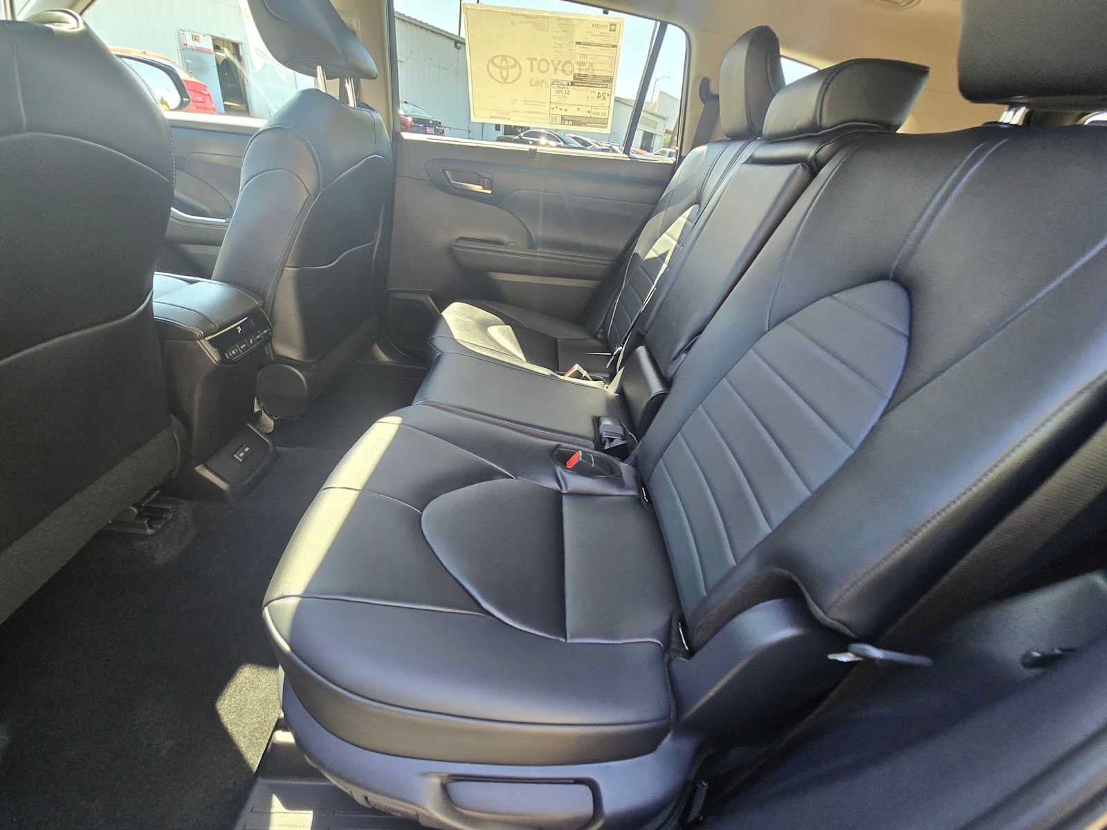 New 2026 Toyota Highlander XLE AWD/4WD image 17