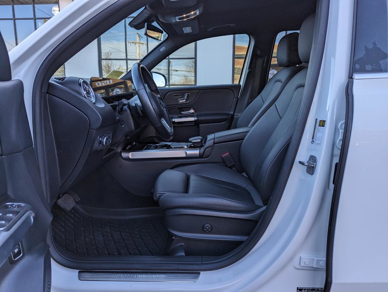 Used 2023 Mercedes-Benz GLB 250 GLB 250 4MATIC SUV image 13