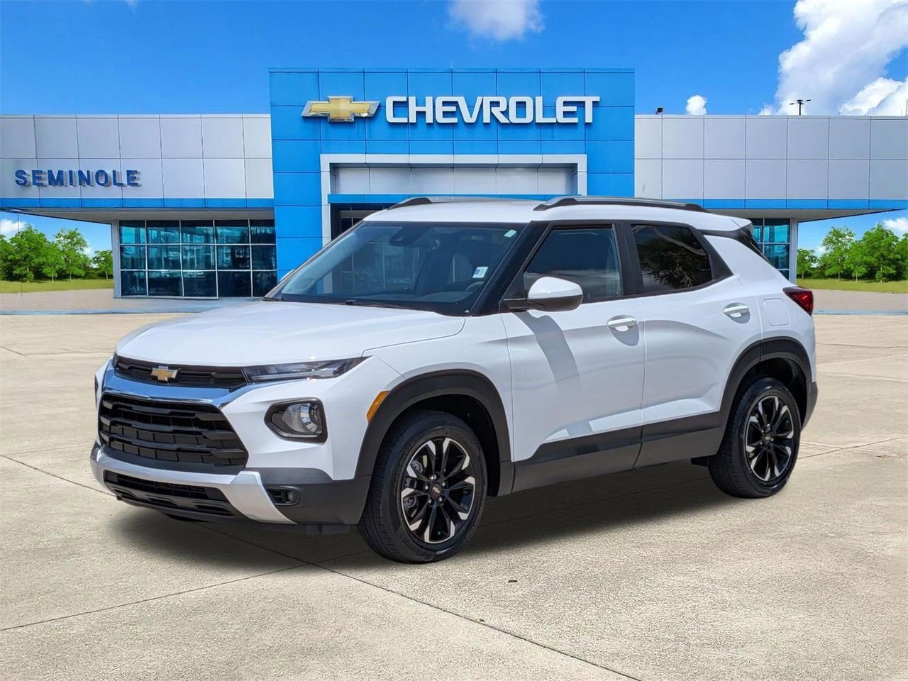 Certified 2023 Chevrolet TrailBlazer LT w/ Convenience Package FWD image 2