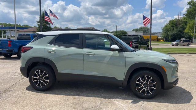Used 2025 Chevrolet TrailBlazer ACTIV w/ Convenience Package FWD image 2