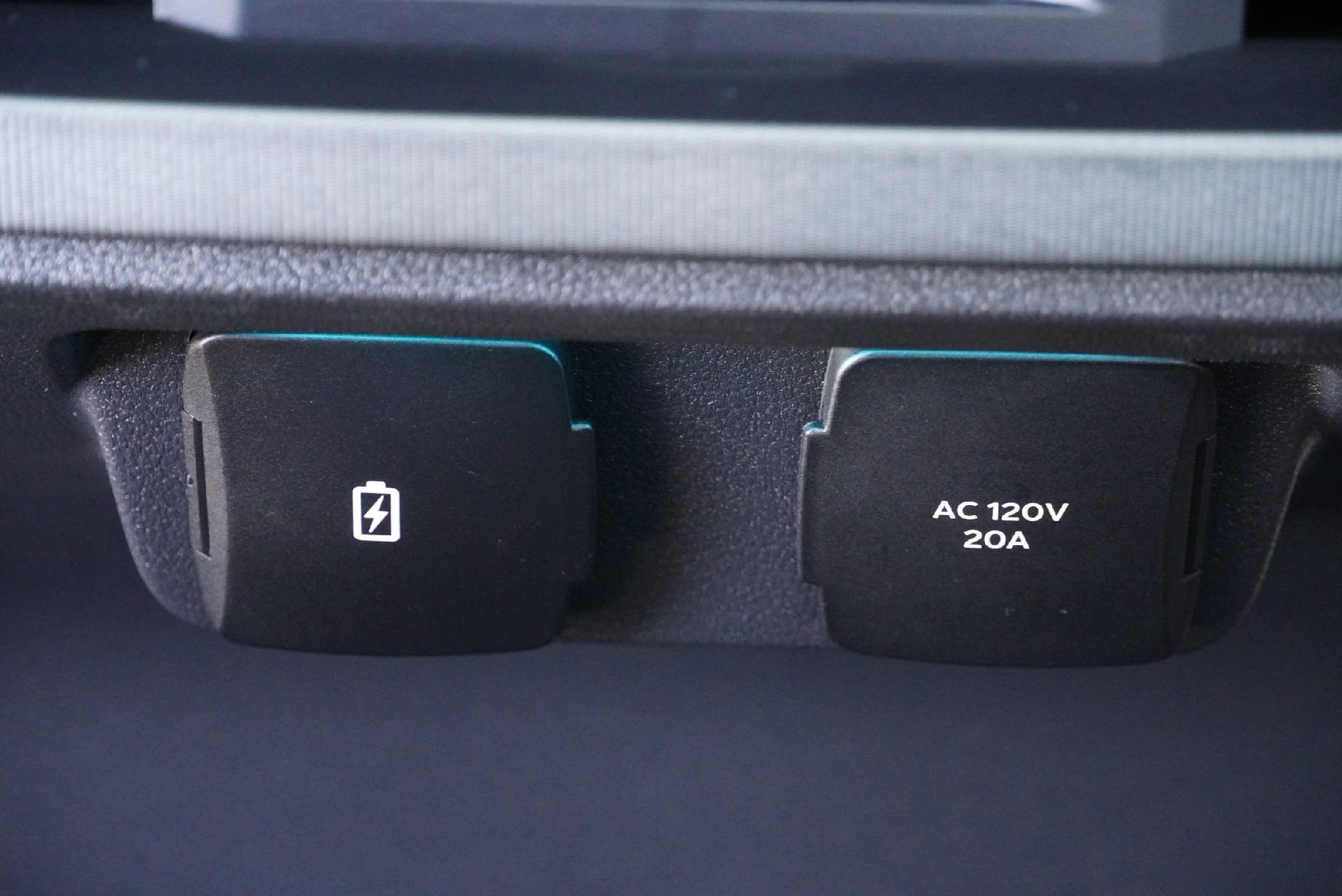 Used 2024 Ford F150 Platinum w/ Equipment Group 702A High image 34