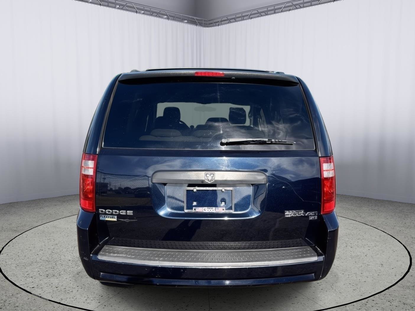Used 2010 Dodge Grand Caravan SE image 21