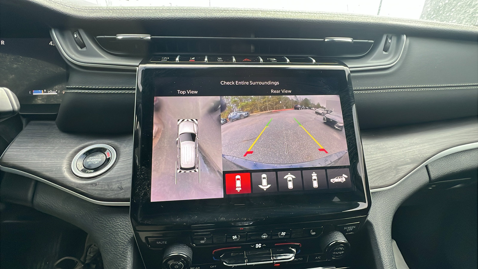 Used 2024 Jeep Grand Cherokee L Limited w/ Luxury Tech Group II image 39