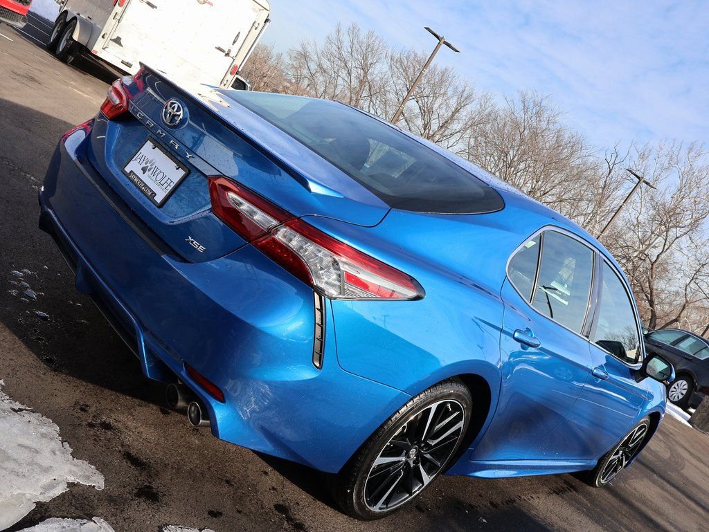 Used 2018 Toyota Camry XSE image 7