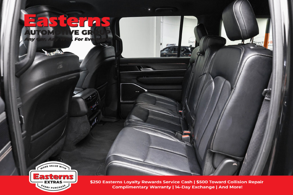 Used 2024 Jeep Wagoneer L Series II RWD image 26