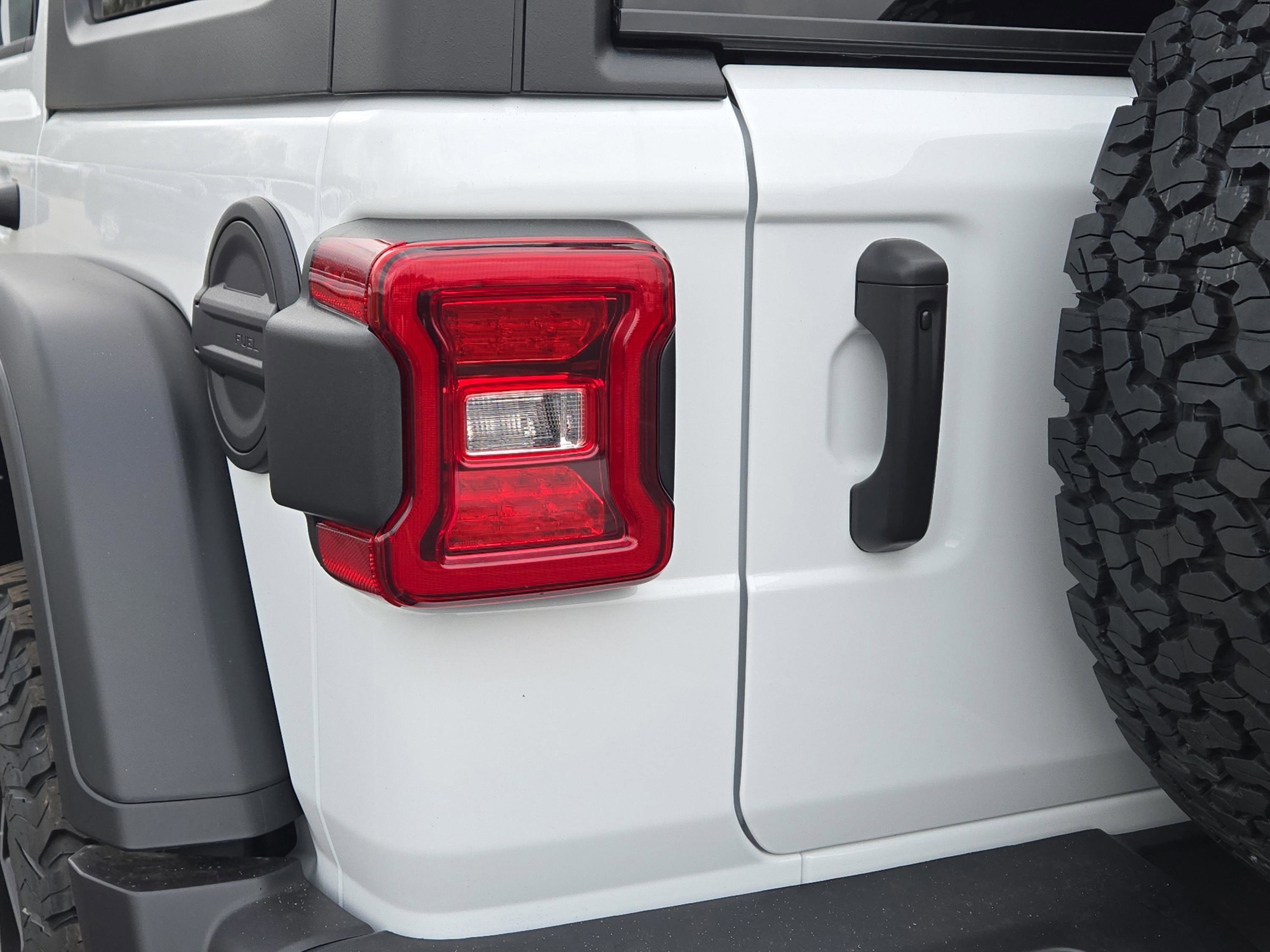 New 2026 Jeep Wrangler Unlimited Rubicon AWD/4WD image 9