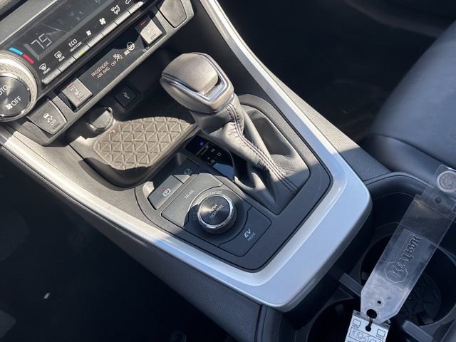 Used 2022 Toyota RAV4 XLE Premium image 34