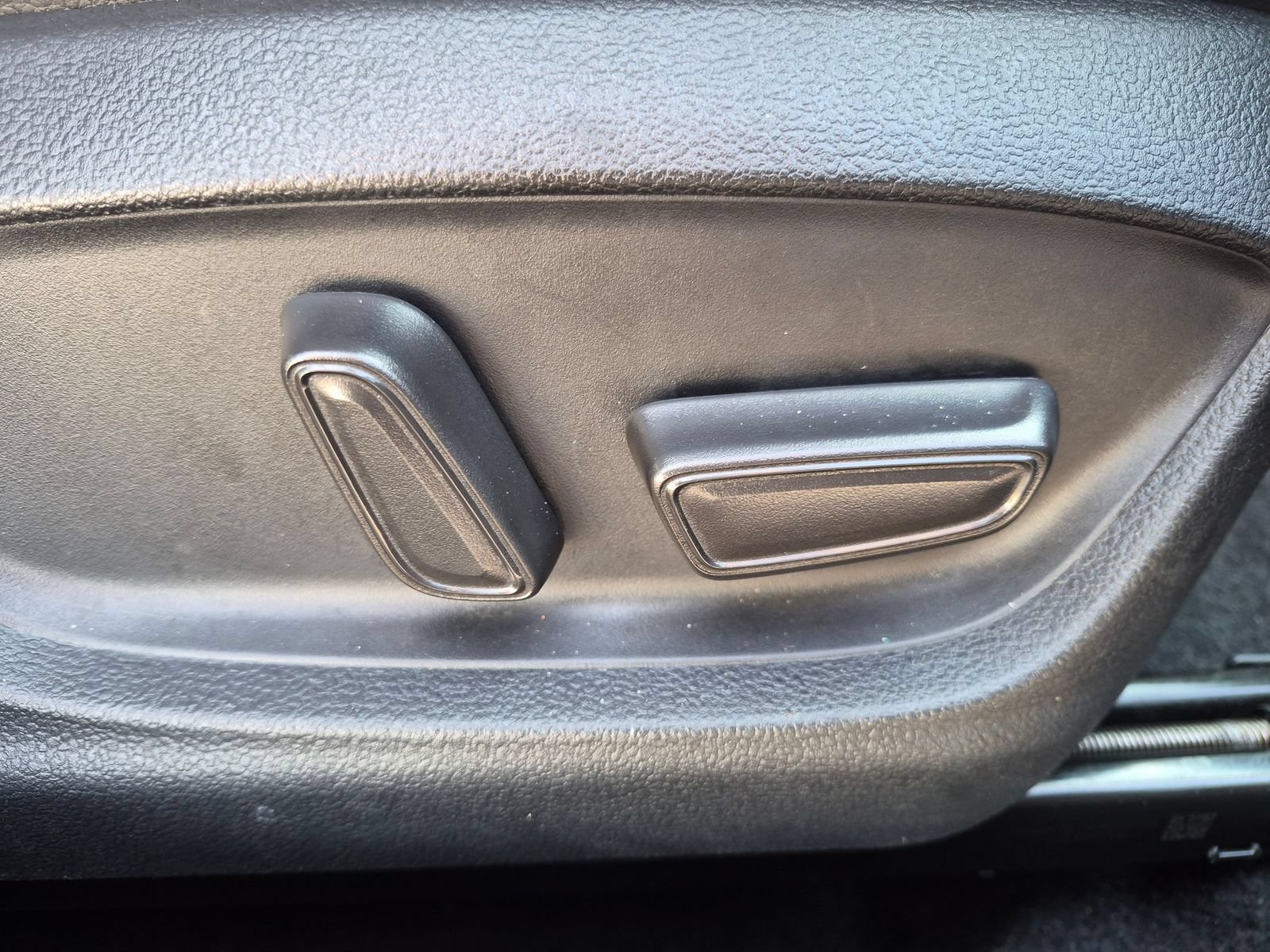 Used 2022 Toyota Camry XSE FWD image 37