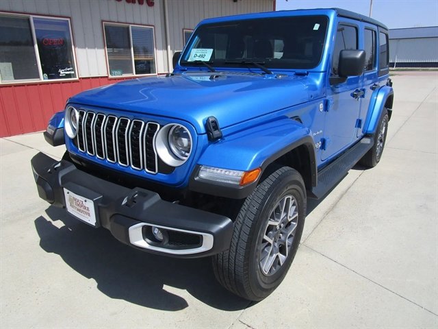 Used 2024 Jeep Wrangler Sahara AWD/4WD image 3