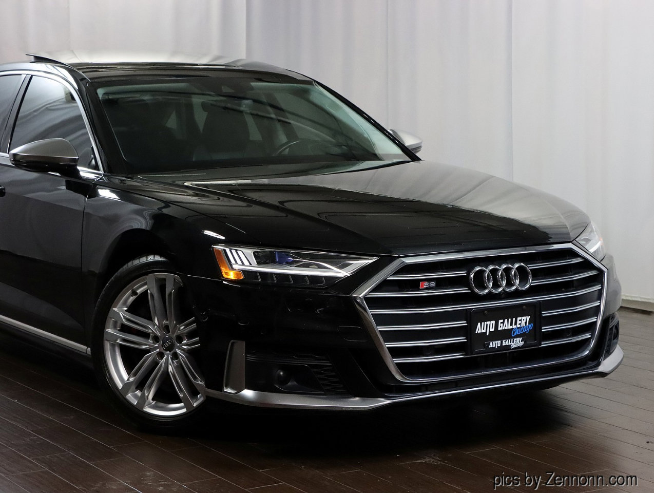Used 2020 Audi S8 L w/ S8 Executive Package image 2
