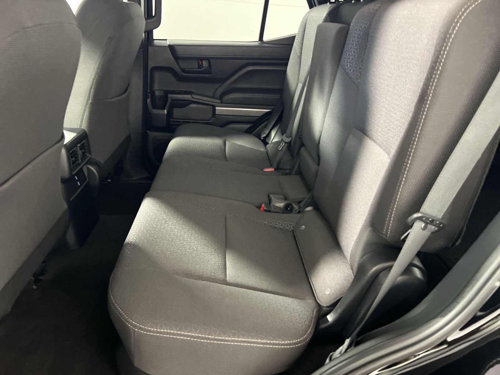 Used 2025 Toyota 4Runner SR5 AWD/4WD image 25