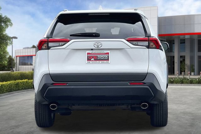 Used 2021 Toyota RAV4 XLE FWD image 6
